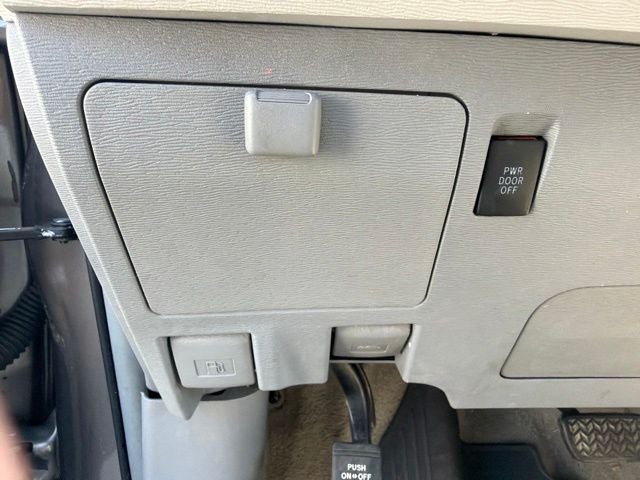 2014 Toyota Sienna LE 8 Passenger