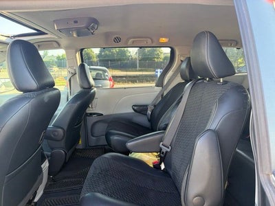 2013 Toyota Sienna SE 8 Passenger