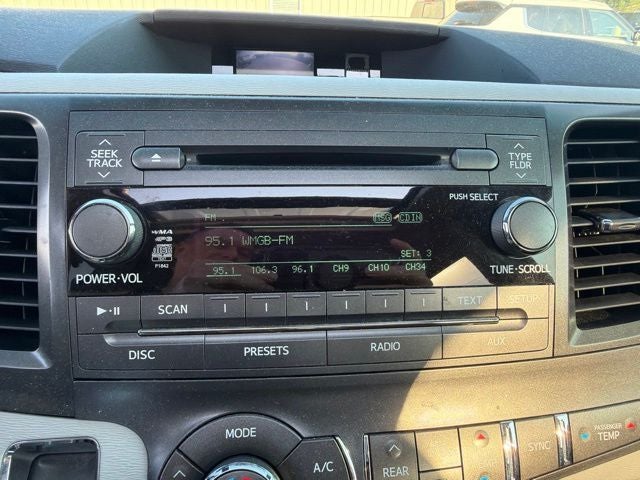 2013 Toyota Sienna SE 8 Passenger