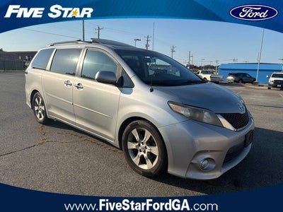 2013 Toyota Sienna SE 8 Passenger