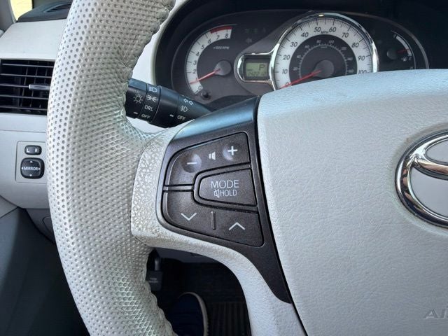 2013 Toyota Sienna SE 8 Passenger