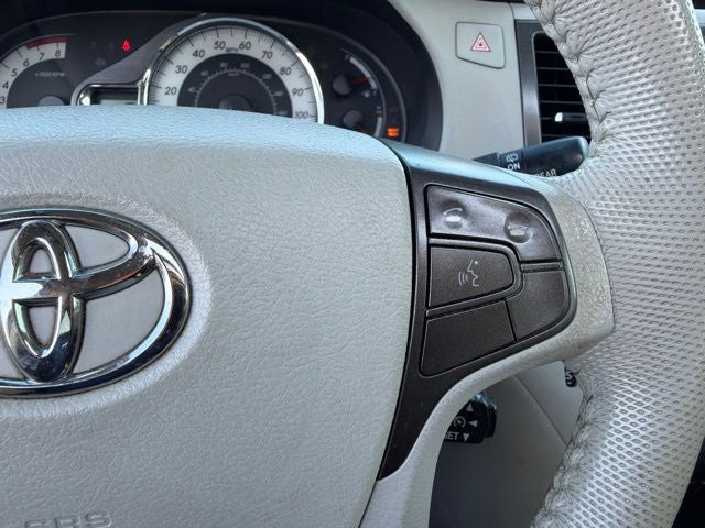 2013 Toyota Sienna SE 8 Passenger