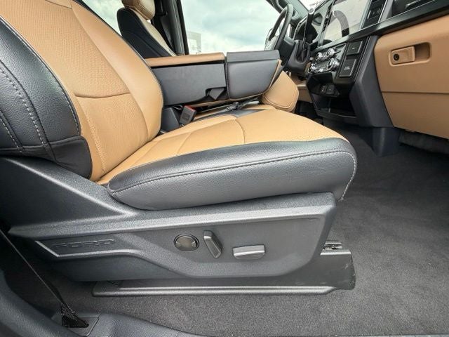 2025 Ford F-450SD Lariat DRW