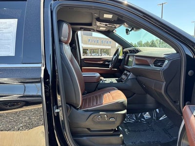 2023 GMC Yukon Denali Ultimate