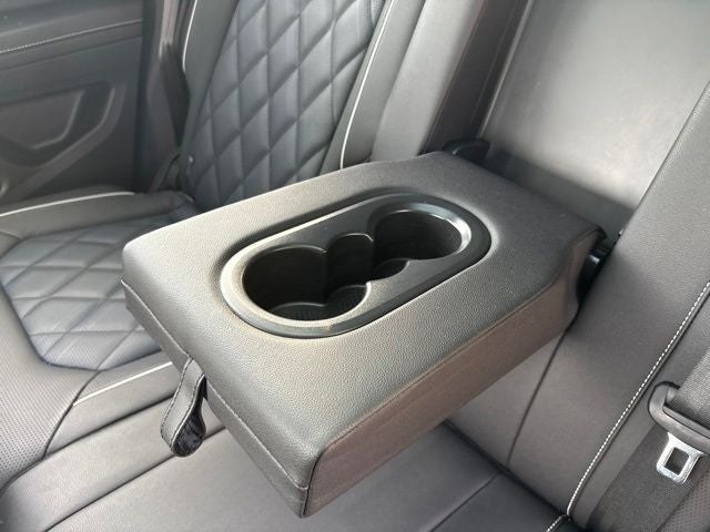 2025 Volkswagen Atlas Cross Sport 2.0T SEL Premium R-Line
