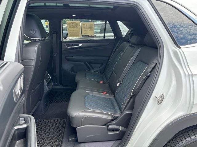 2025 Volkswagen Atlas Cross Sport 2.0T SEL Premium R-Line