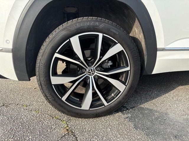 2025 Volkswagen Atlas Cross Sport 2.0T SEL Premium R-Line