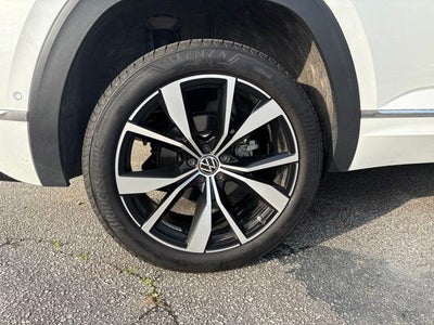 2025 Volkswagen Atlas Cross Sport 2.0T SEL Premium R-Line