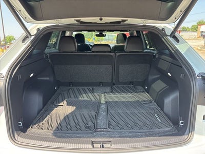 2024 Volkswagen Atlas Cross Sport 2.0T SEL Premium R-Line