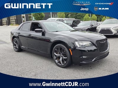 2021 Chrysler 300 Touring