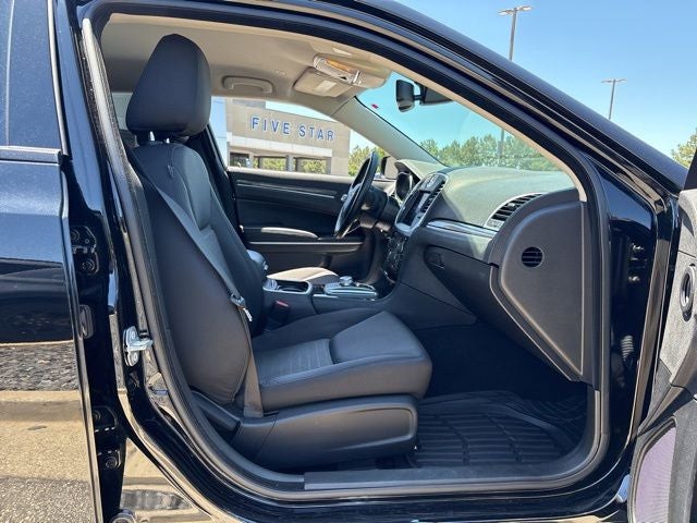 2021 Chrysler 300 Touring