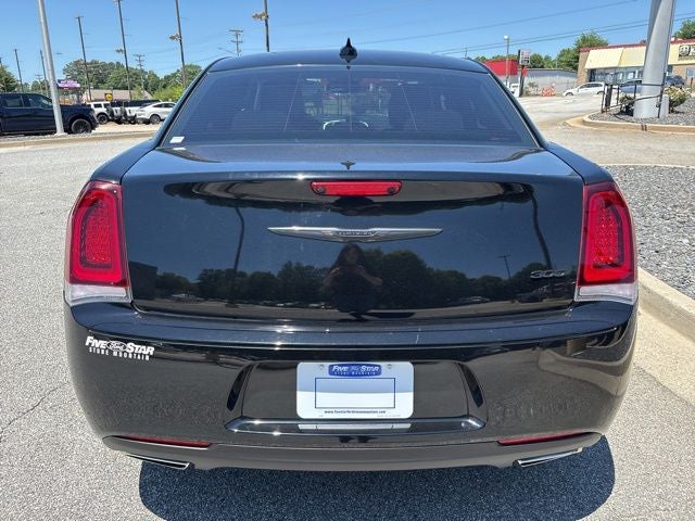 2021 Chrysler 300 Touring