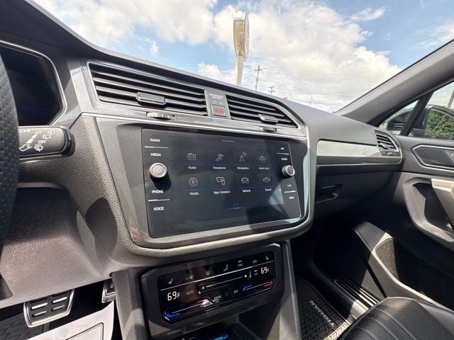 2024 Volkswagen Tiguan 2.0T SE R-Line Black