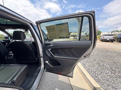 2024 Volkswagen Tiguan 2.0T SE R-Line Black