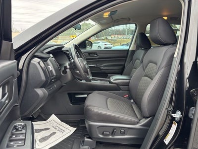 2024 Nissan Pathfinder SV