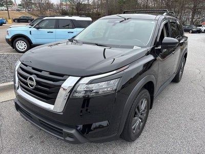 2024 Nissan Pathfinder SV