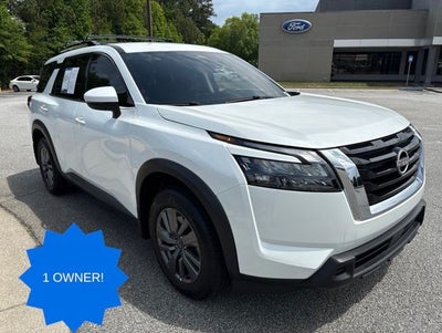 2025 Nissan Pathfinder SV