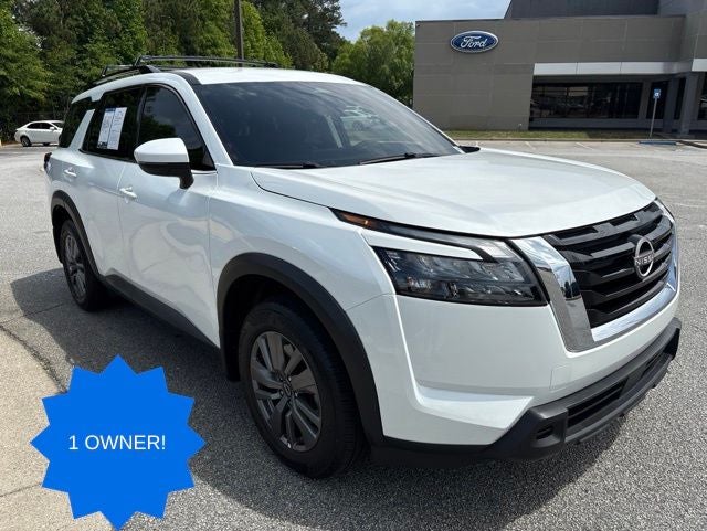 2025 Nissan Pathfinder SV