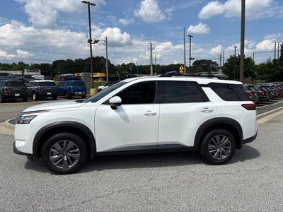 2025 Nissan Pathfinder SV