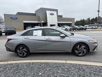 2025 Hyundai Elantra SEL Convenience