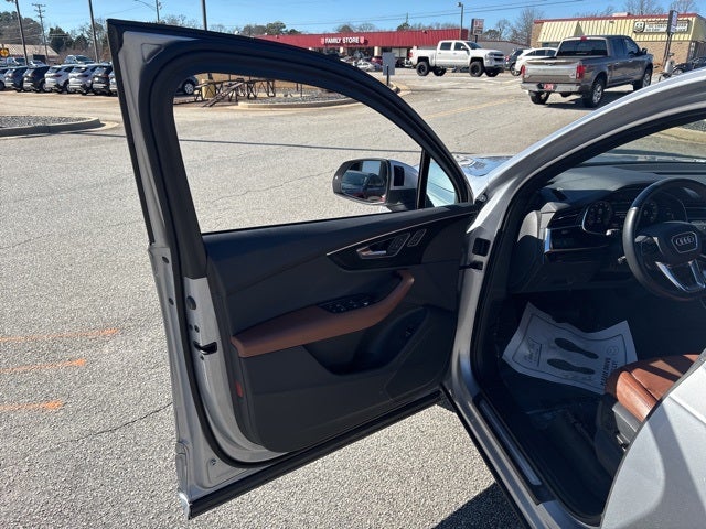 2022 Audi Q7 45 Premium quattro