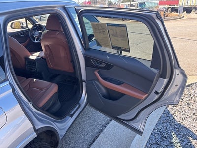 2022 Audi Q7 45 Premium quattro