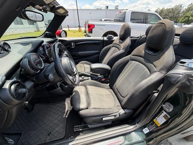 2017 MINI John Cooper Works Base
