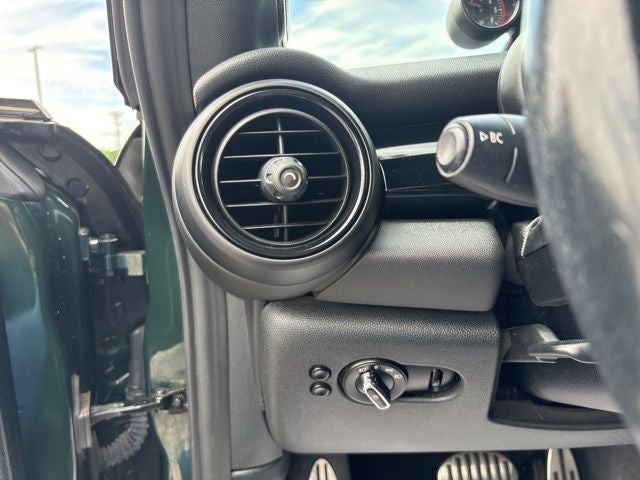 2017 MINI John Cooper Works Base