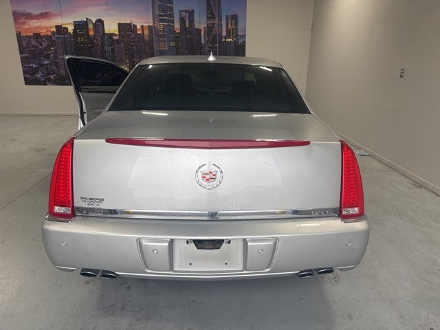 2010 Cadillac DTS Base