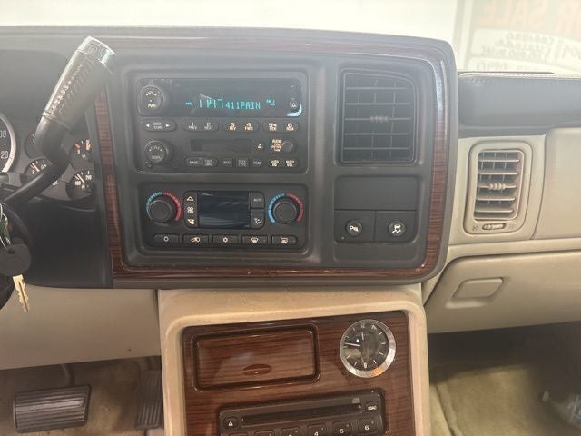 2004 Cadillac Escalade Base