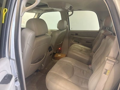 2004 Cadillac Escalade Base