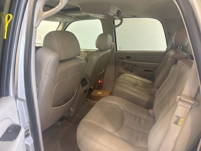 2004 Cadillac Escalade Base