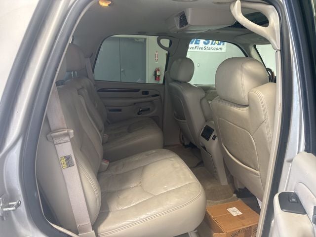 2004 Cadillac Escalade Base