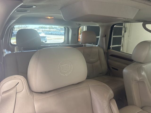 2004 Cadillac Escalade Base