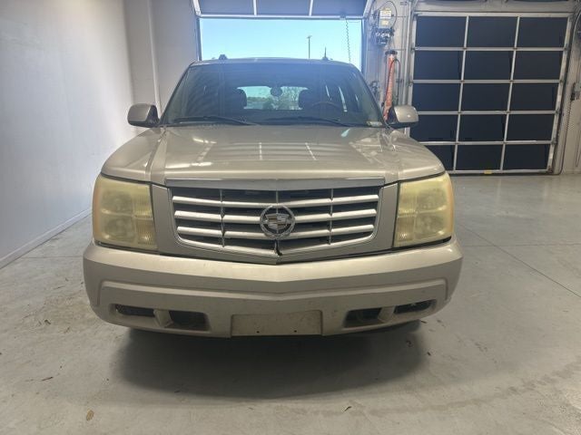 2004 Cadillac Escalade Base