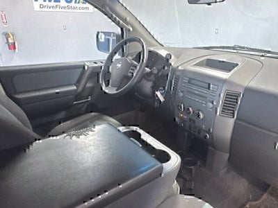 2004 Nissan Titan XE