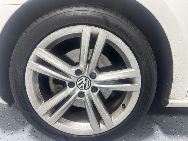 2014 Volkswagen Passat 2.5 SE