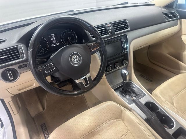 2014 Volkswagen Passat 2.5 SE