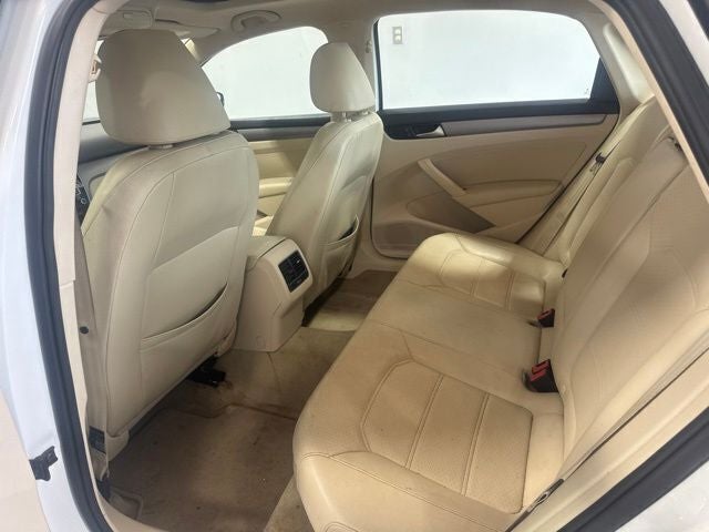 2014 Volkswagen Passat 2.5 SE