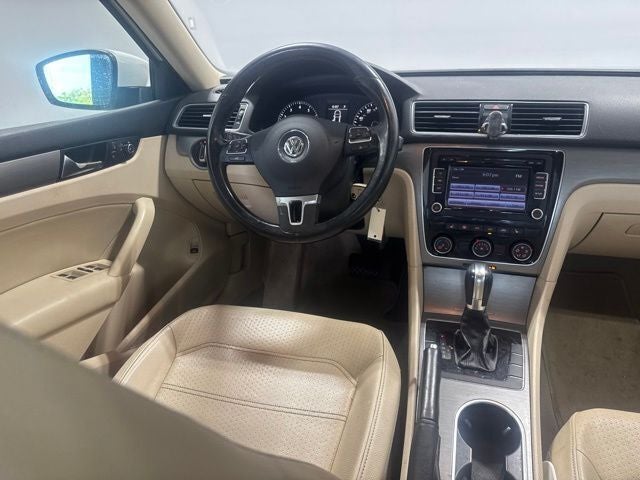 2014 Volkswagen Passat 2.5 SE