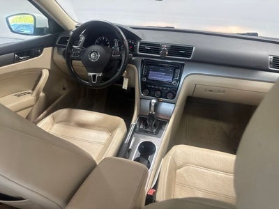 2014 Volkswagen Passat 2.5 SE