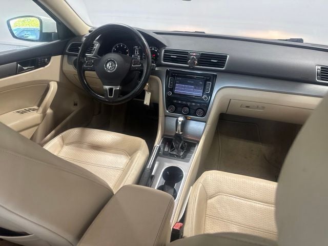 2014 Volkswagen Passat 2.5 SE