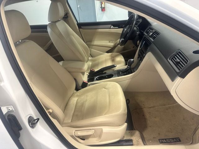 2014 Volkswagen Passat 2.5 SE