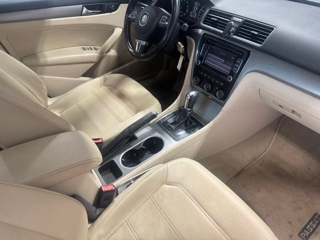 2014 Volkswagen Passat 2.5 SE