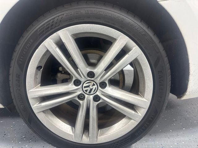 2014 Volkswagen Passat 2.5 SE