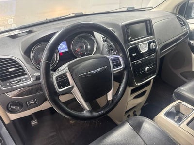 2013 Chrysler Town & Country Touring-L