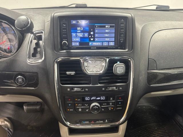 2013 Chrysler Town & Country Touring-L