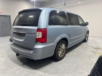 2013 Chrysler Town & Country Touring-L