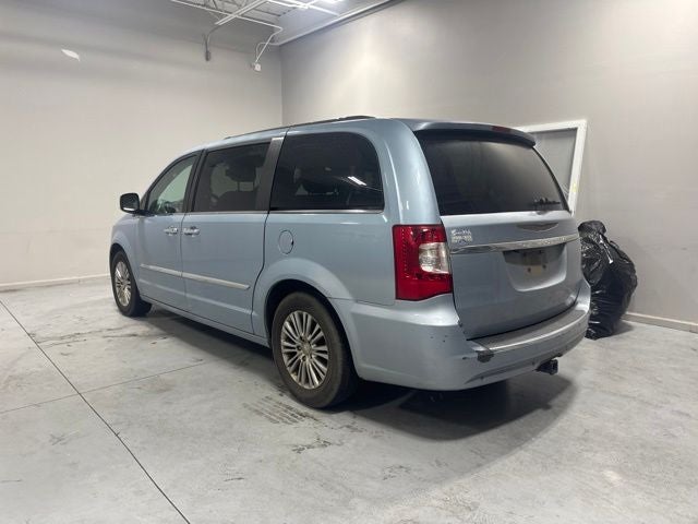 2013 Chrysler Town & Country Touring-L