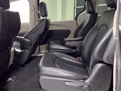 2024 Chrysler Pacifica Hybrid Select